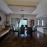 Precious Emma's House Apartman