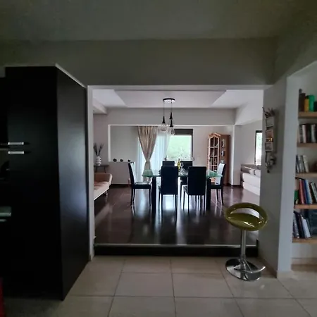 Precious Emma's House شقة *