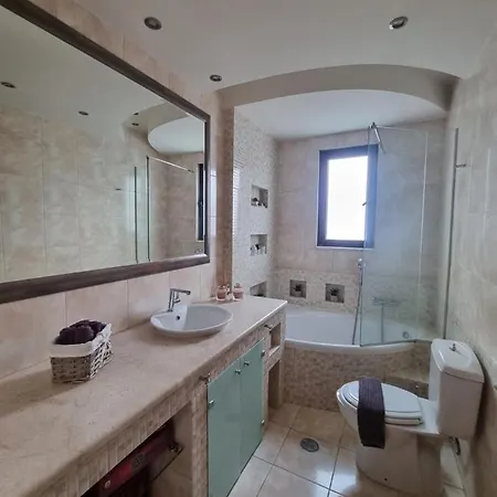 Precious Emma's House * Afantou