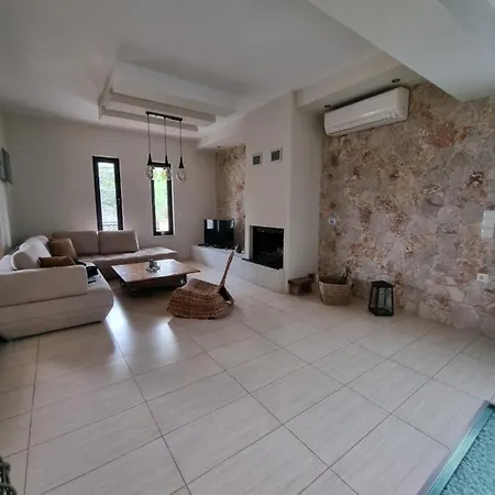 アパート Precious Emma's House アファンドウ