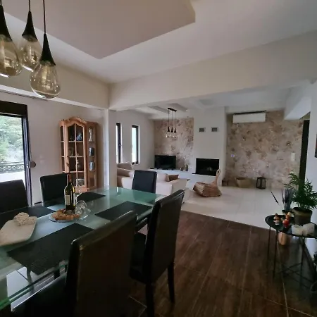 Precious Emma's House אפאנטו