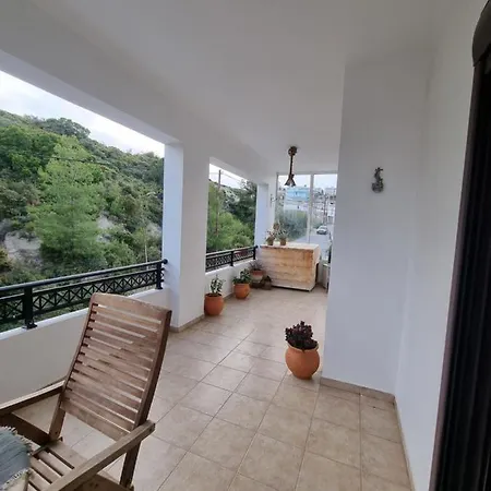 Precious Emma's House アパート アファンドウ