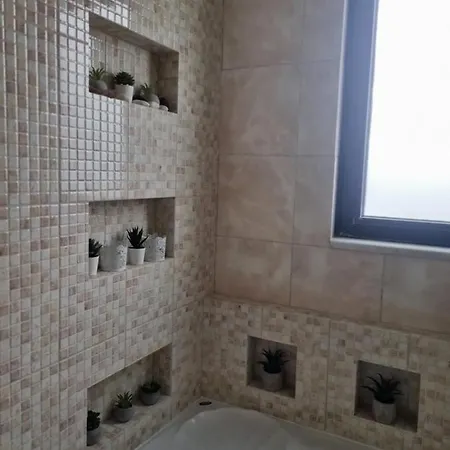 アパート Precious Emma's House アファンドウ