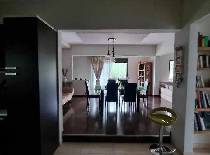 Precious Emma's House דירה *